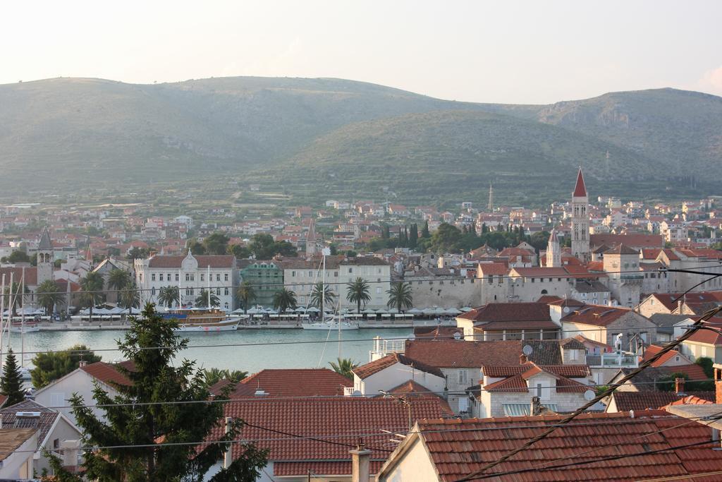 Apartments Toni Trogir Room photo